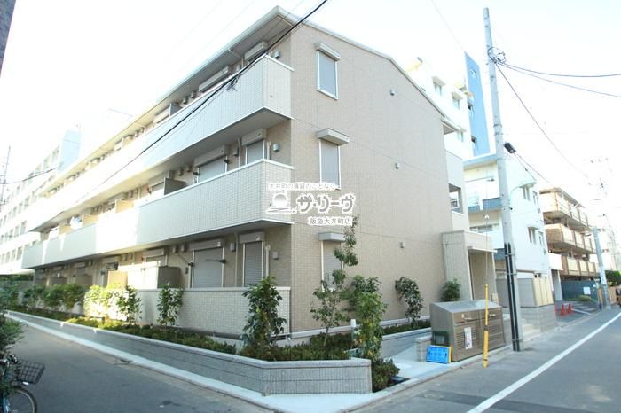 �R���m���U�C�A �����O��