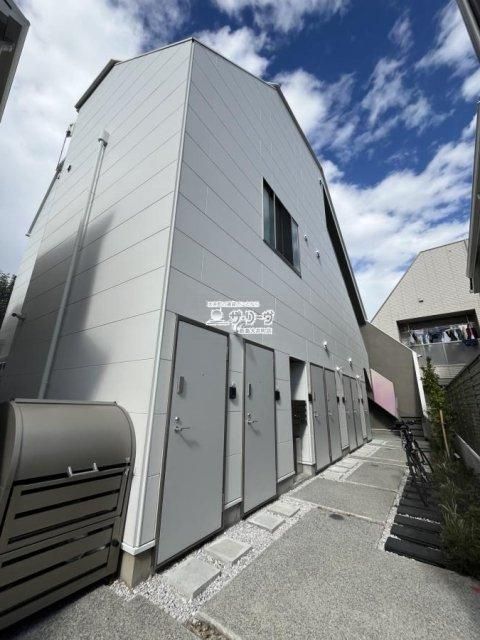 �����e���X �����O��