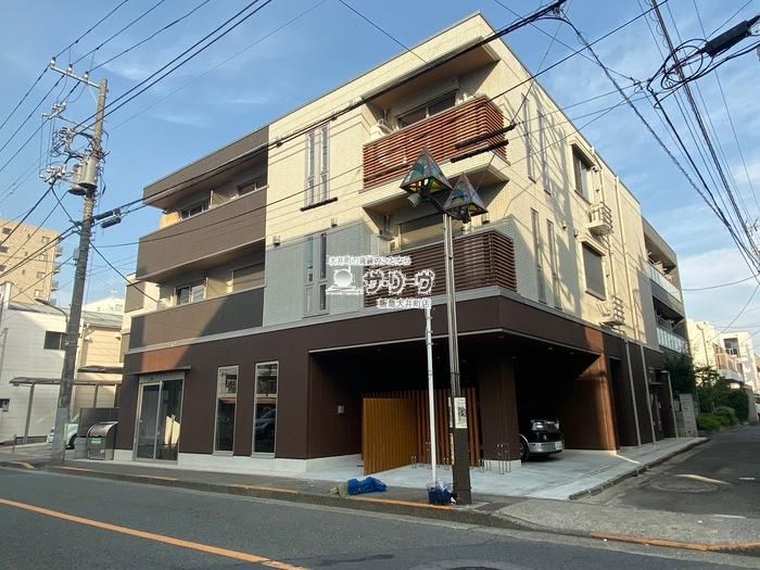 Eminence�r�� 203 �����O��